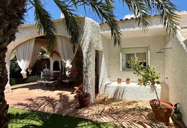 3 soveværelse Semi-Rækkehus til salg i Dehesa de Campoamor, Orihuela med swimmingpool - € 435.000 (Ref: 9804894)