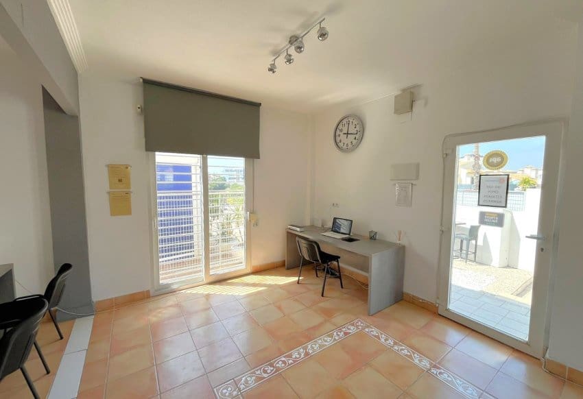 Komercyjne na sprzedaż w Playa Flamenca - 125 000 € (Ref: 9809879)