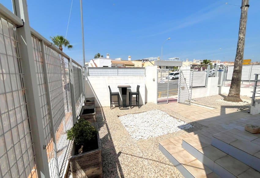 Komercyjne na sprzedaż w Playa Flamenca - 125 000 € (Ref: 9809879)