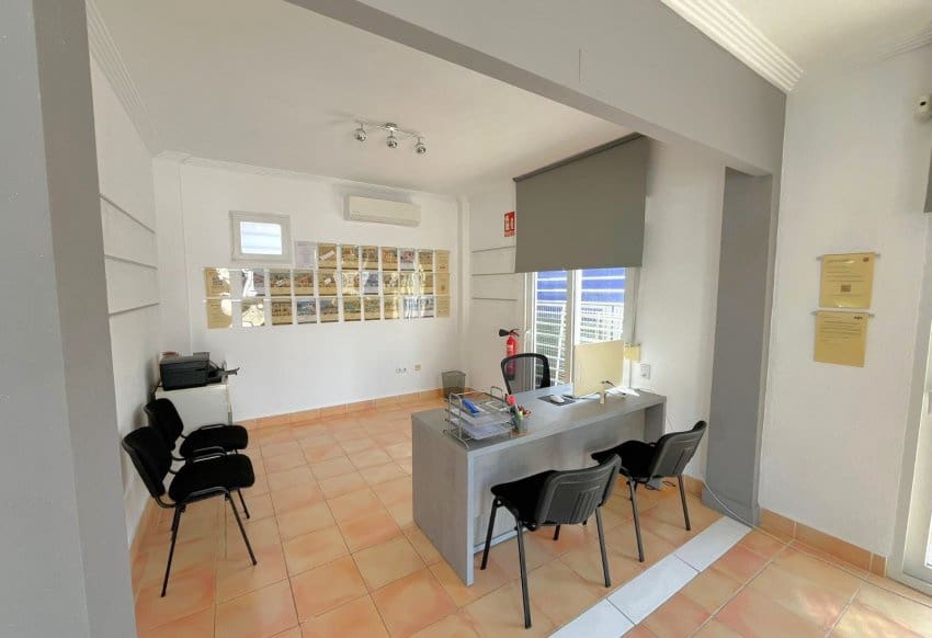 Komercyjne na sprzedaż w Playa Flamenca - 125 000 € (Ref: 9809879)