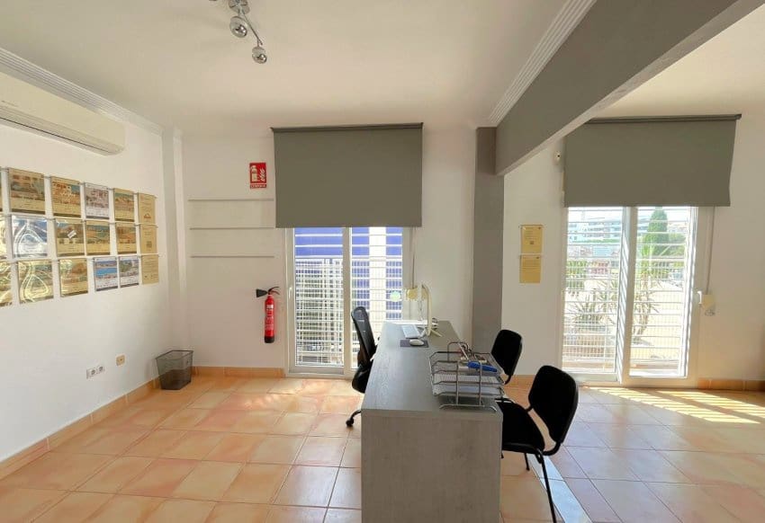 Komercyjne na sprzedaż w Playa Flamenca - 125 000 € (Ref: 9809879)