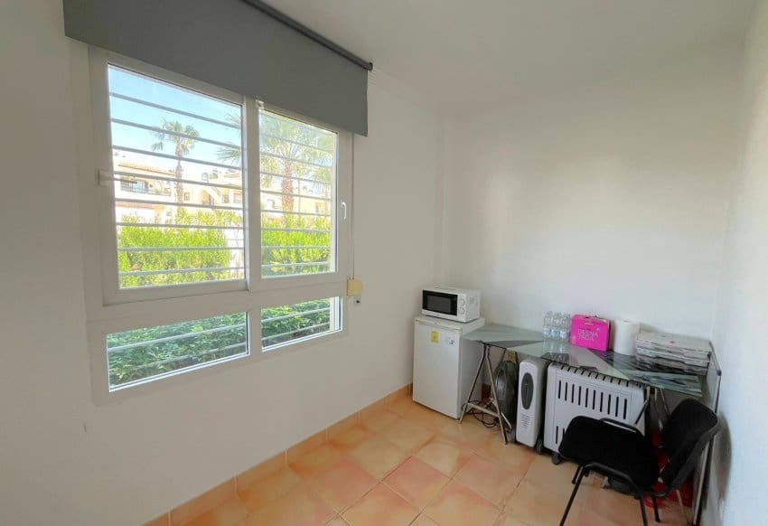 Komercyjne na sprzedaż w Playa Flamenca - 125 000 € (Ref: 9809879)