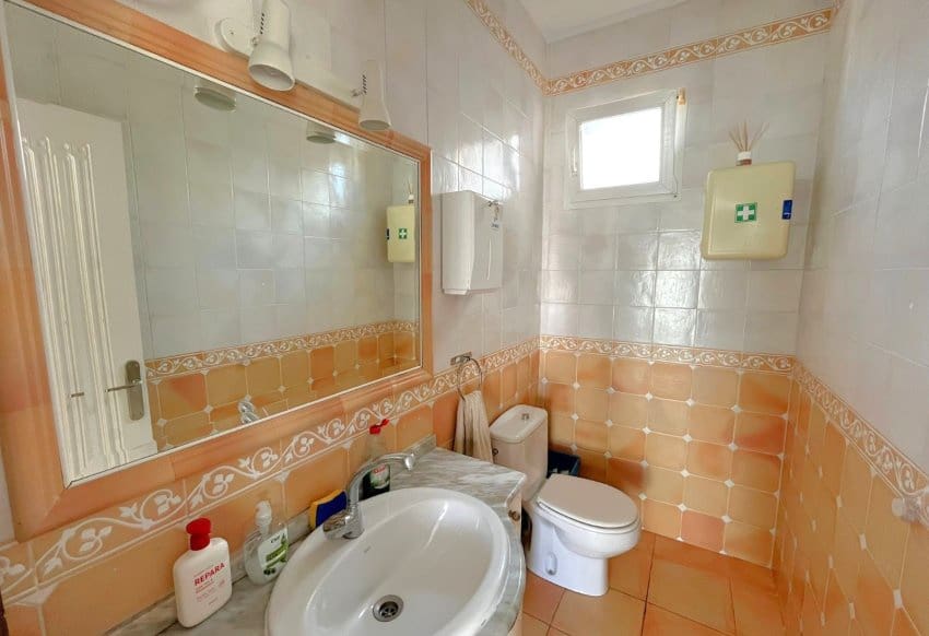 Komercyjne na sprzedaż w Playa Flamenca - 125 000 € (Ref: 9809879)