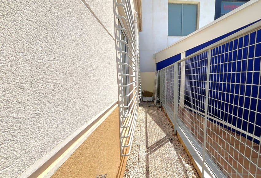 Komercyjne na sprzedaż w Playa Flamenca - 125 000 € (Ref: 9809879)