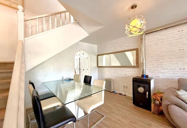 3 makuuhuone Omakotitalo myytävänä paikassa Villamartin, Orihuela mukana uima-altaan - 265 000 € (Ref: 9832832)