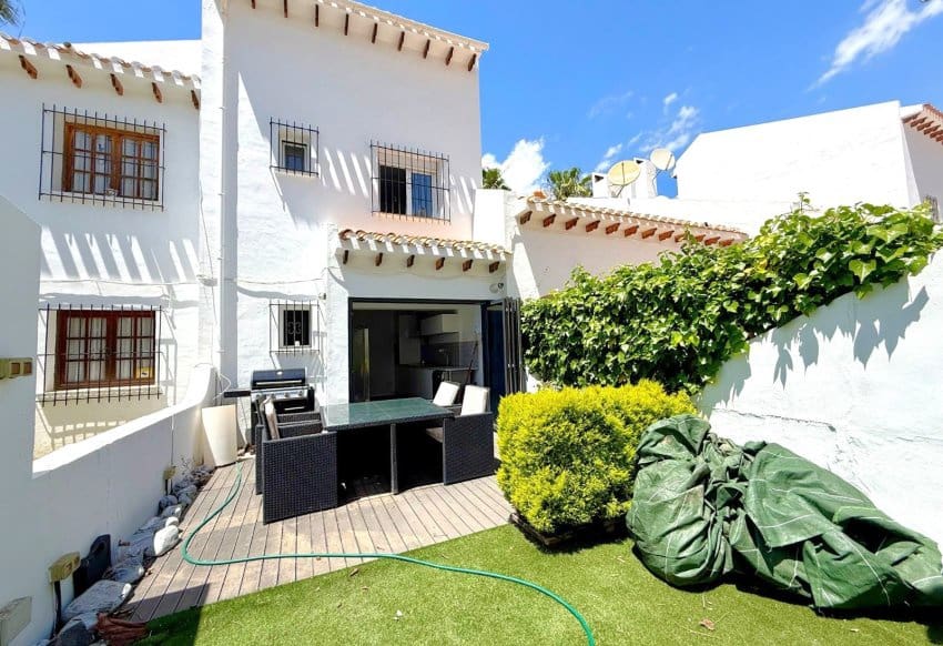 3 sypialnia Dom na sprzedaż w Villamartin z basenem - 265 000 € (Ref: 9832832)