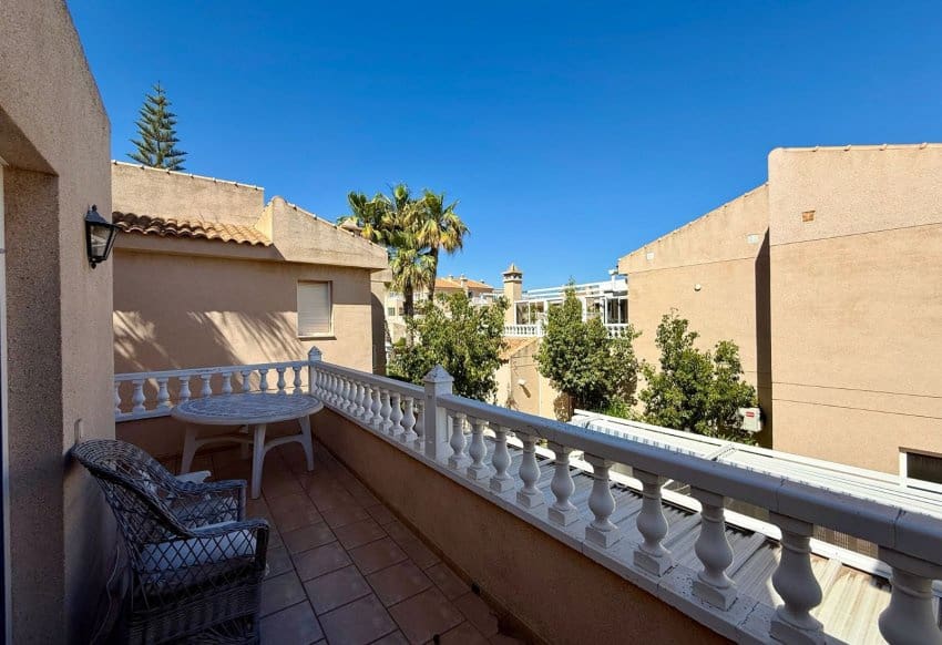 2 sovrum Lägenhet till salu i Playa Flamenca med pool - 319 900 € (Ref: 9897138)