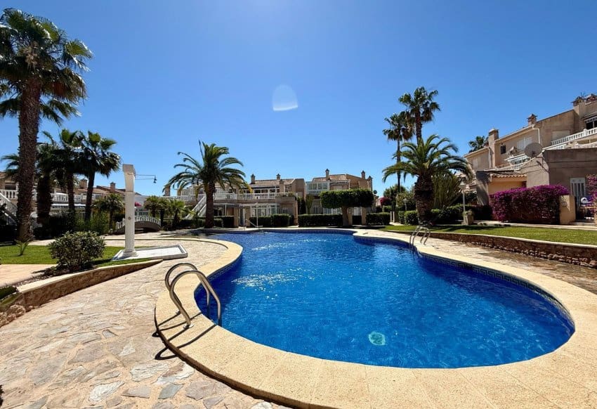 2 sovrum Lägenhet till salu i Playa Flamenca med pool - 319 900 € (Ref: 9897138)