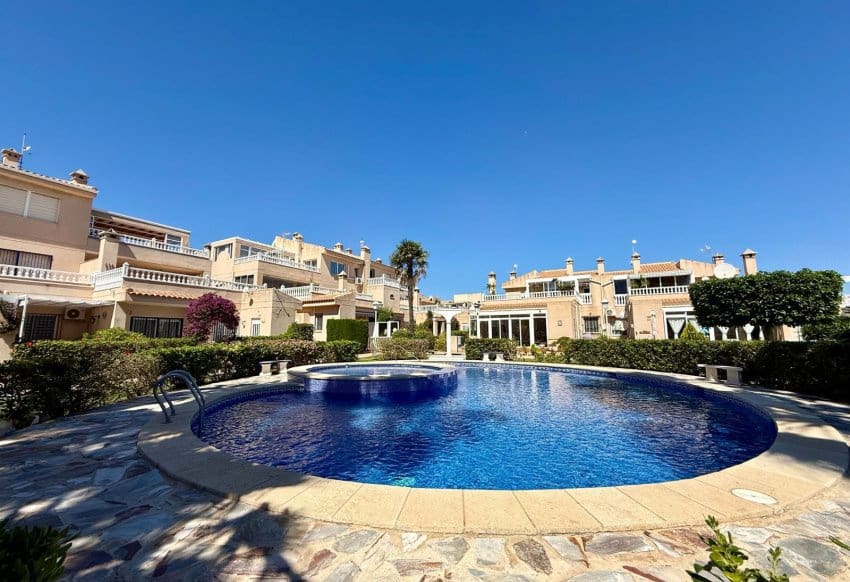 2 sovrum Lägenhet till salu i Playa Flamenca med pool - 319 900 € (Ref: 9897138)