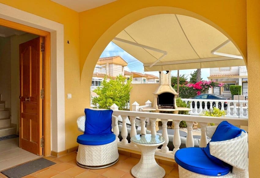 3 camera da letto Villa in vendita in Villamartin con piscina garage - 339.000 € (Rif: 9928451)