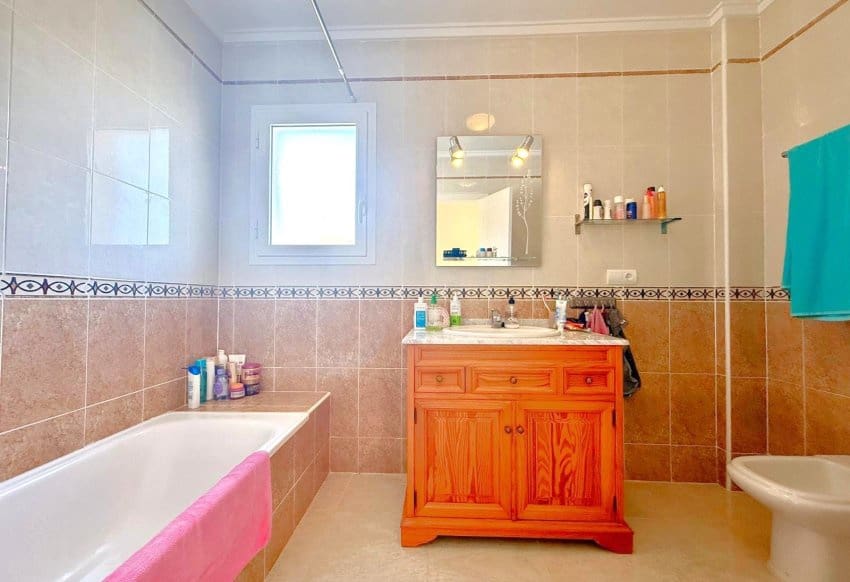 3 camera da letto Villa in vendita in Villamartin con piscina garage - 339.000 € (Rif: 9928451)