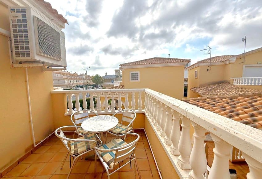 3 camera da letto Villa in vendita in Villamartin con piscina garage - 339.000 € (Rif: 9928451)