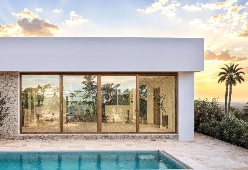 3 bedroom Villa for sale in Filipinas with pool garage - € 488,000 (Ref: 9934865)