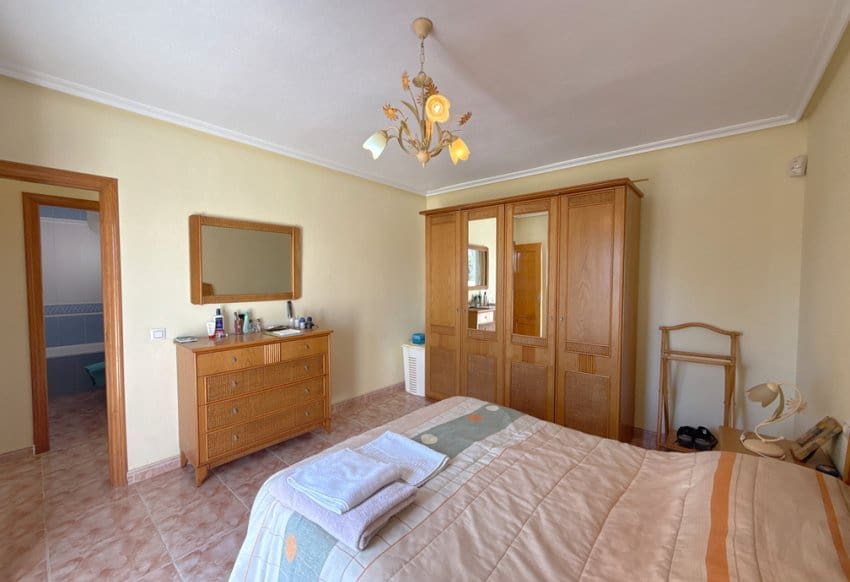 Chalet de 3 habitaciones en La Regia en venta con piscina - 349.950 € (Ref: 9934869)