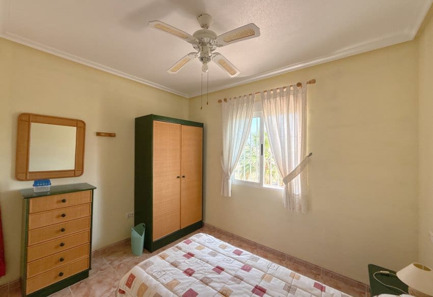 Chalet de 3 habitaciones en La Regia en venta con piscina - 349.950 € (Ref: 9934869)