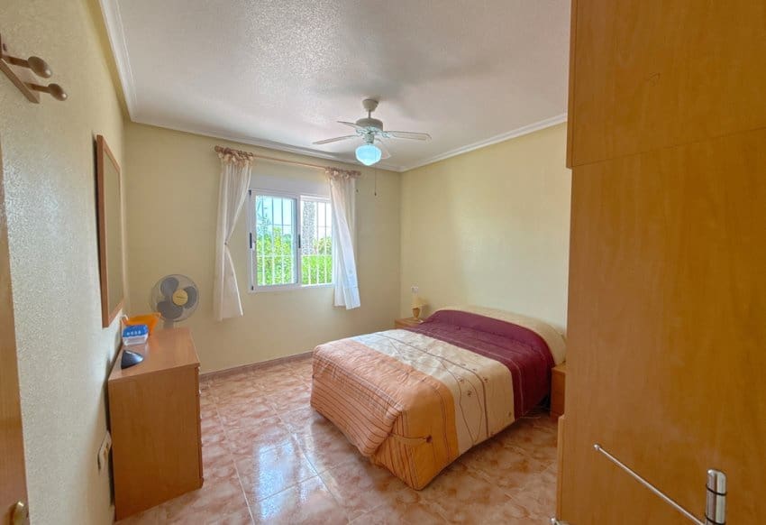 Chalet de 3 habitaciones en La Regia en venta con piscina - 349.950 € (Ref: 9934869)