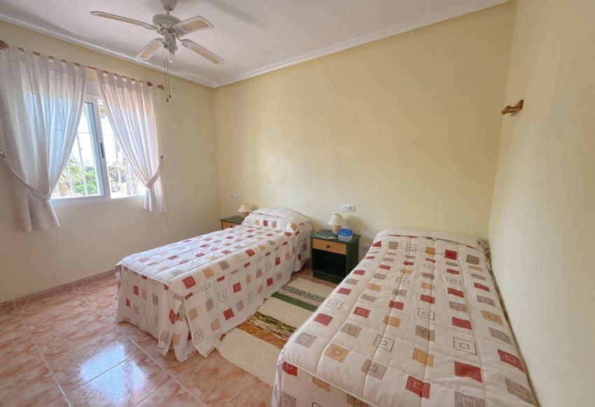 Chalet de 3 habitaciones en La Regia en venta con piscina - 349.950 € (Ref: 9934869)