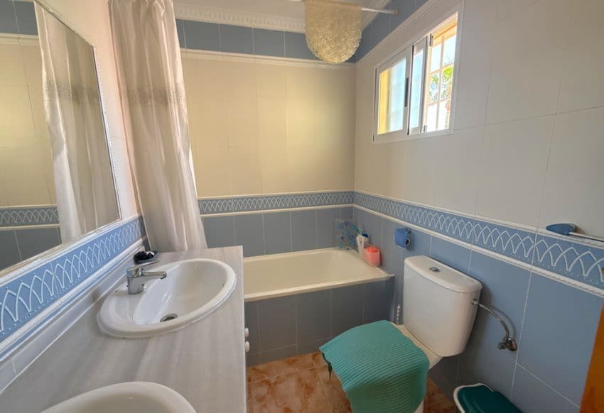 Chalet de 3 habitaciones en La Regia en venta con piscina - 349.950 € (Ref: 9934869)