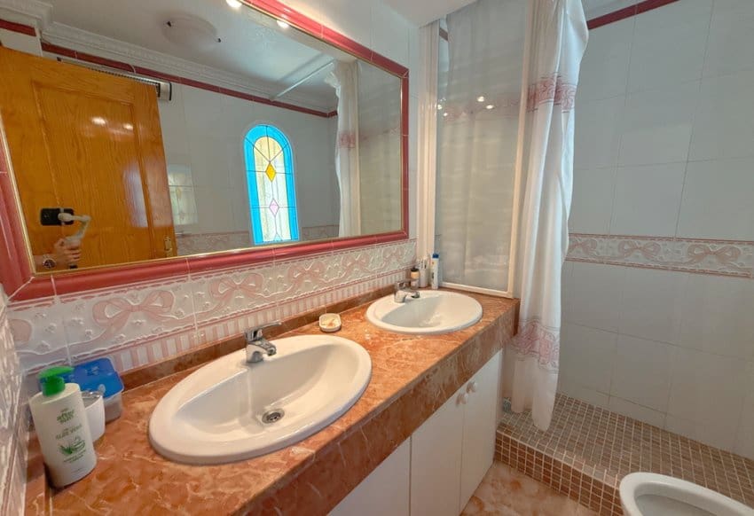 Chalet de 3 habitaciones en La Regia en venta con piscina - 349.950 € (Ref: 9934869)