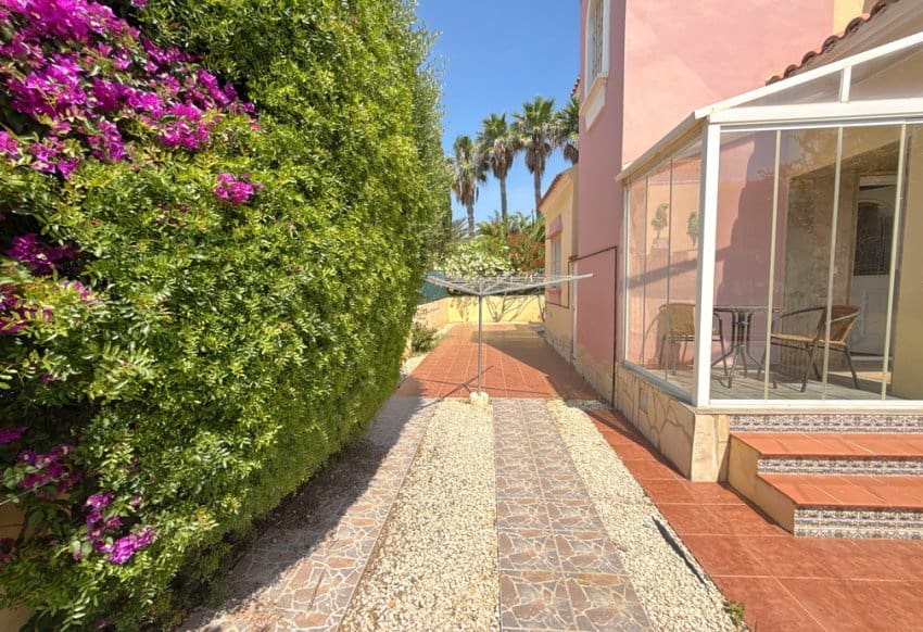 Chalet de 3 habitaciones en La Regia en venta con piscina - 349.950 € (Ref: 9934869)