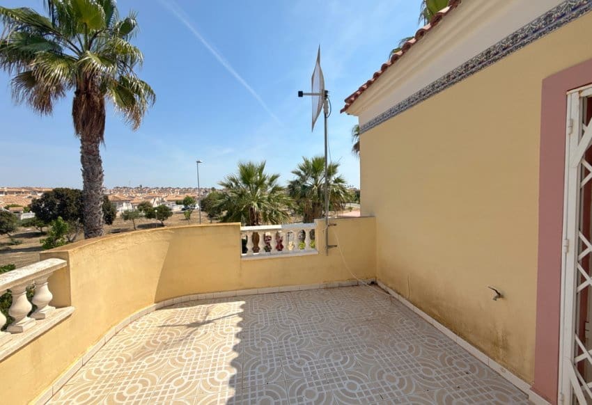 Chalet de 3 habitaciones en La Regia en venta con piscina - 349.950 € (Ref: 9934869)