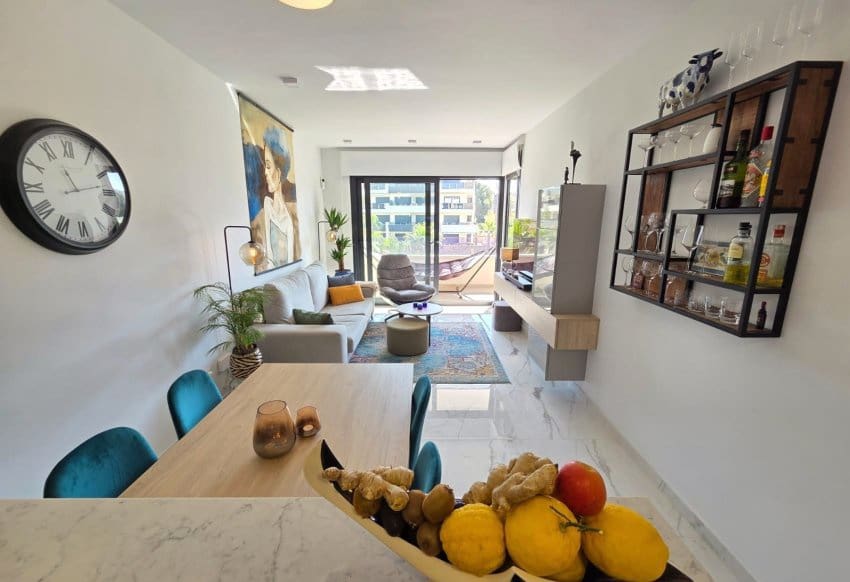2 soverom Leilighet til salgs i Los Altos med svømmebasseng garasje - € 285 000 (Ref: 9934871)