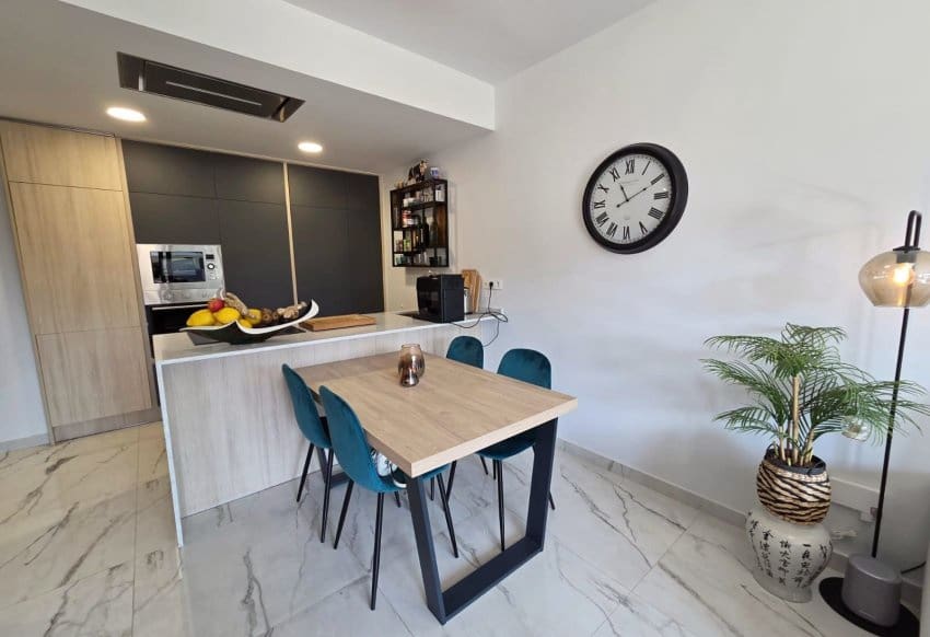2 soverom Leilighet til salgs i Los Altos med svømmebasseng garasje - € 285 000 (Ref: 9934871)