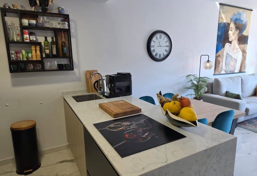 2 soverom Leilighet til salgs i Los Altos med svømmebasseng garasje - € 285 000 (Ref: 9934871)