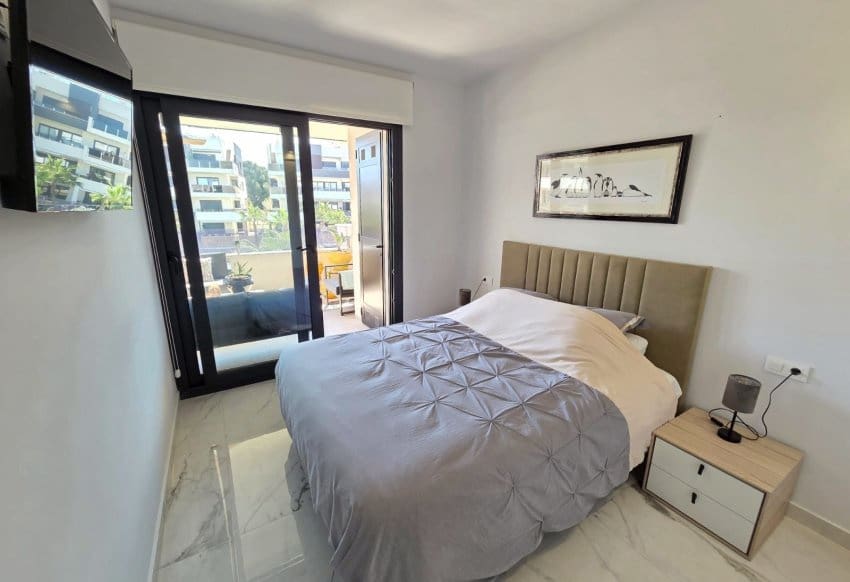 2 soverom Leilighet til salgs i Los Altos med svømmebasseng garasje - € 285 000 (Ref: 9934871)