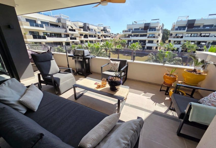 2 soverom Leilighet til salgs i Los Altos med svømmebasseng garasje - € 285 000 (Ref: 9934871)