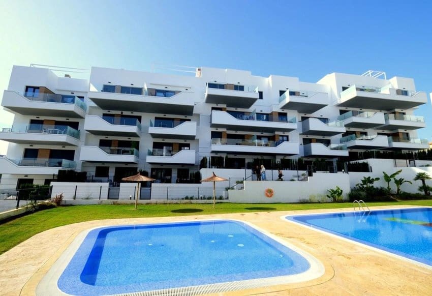 2 soverom Leilighet til salgs i Villamartin med svømmebasseng garasje - € 235 000 (Ref: 9934872)