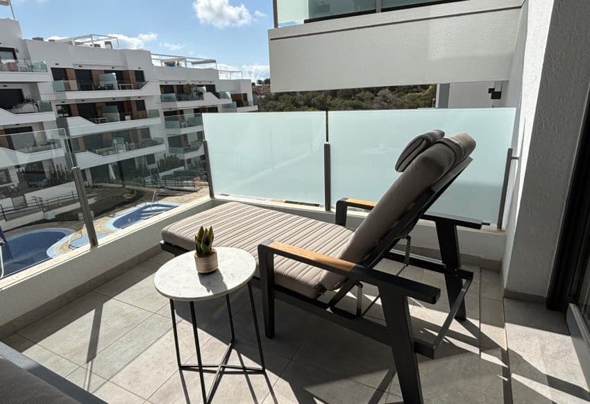 2 soverom Leilighet til salgs i Villamartin med svømmebasseng garasje - € 235 000 (Ref: 9934872)
