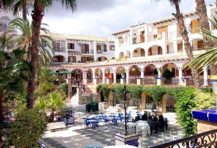 2 soverom Leilighet til salgs i Villamartin med svømmebasseng garasje - € 235 000 (Ref: 9934872)