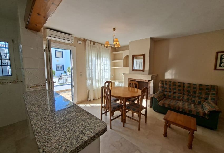 2 makuuhuone Bungalow myytävänä paikassa Villamartin mukana uima-altaan - 215 000 € (Ref: 9934873)