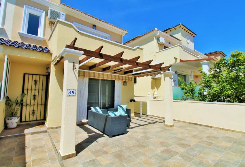 3 camera da letto Casa in vendita in Villamartin con piscina - 219.000 € (Rif: 9934876)