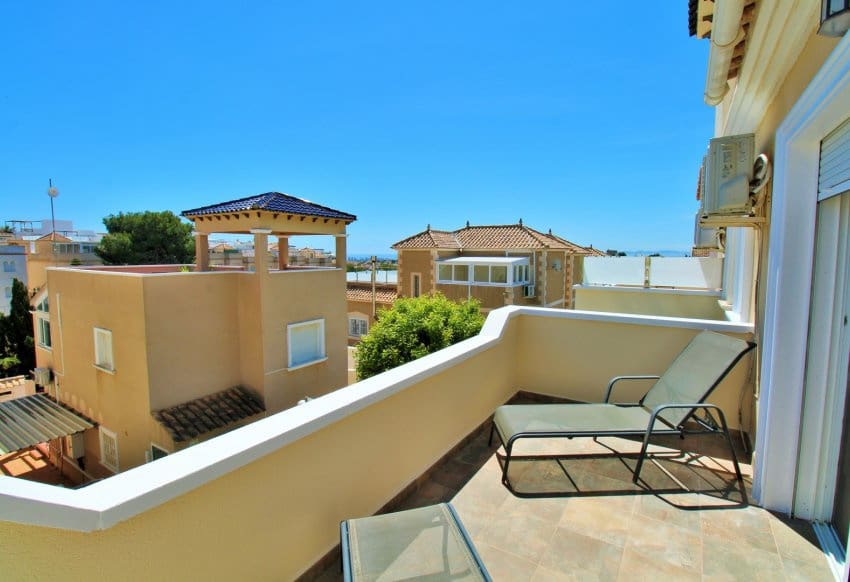 3 camera da letto Casa in vendita in Villamartin con piscina - 219.000 € (Rif: 9934876)