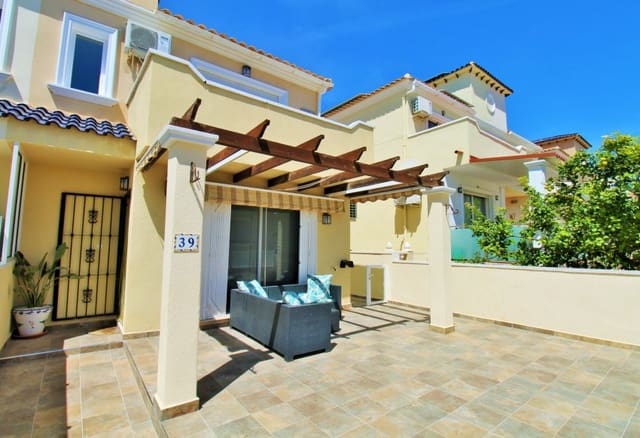 3 soveværelse Byhus til salg i Villamartin, Orihuela med swimmingpool - € 219.000 (Ref: 9934876)