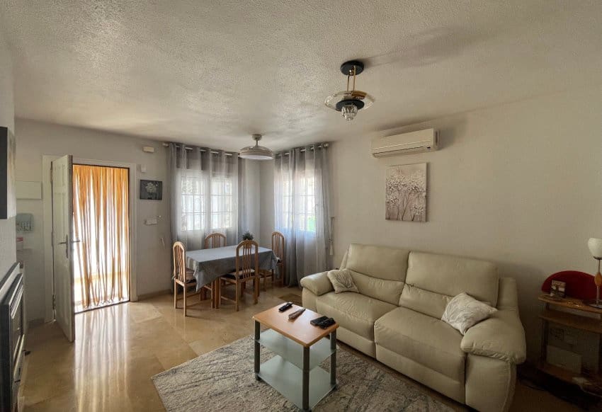 3 soverom Hus til salgs i Playa Flamenca med svømmebasseng garasje - € 259 995 (Ref: 9934878)