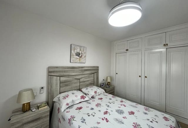 3 soveværelse Byhus til salg i Playa Flamenca, Orihuela med swimmingpool garage - € 259.995 (Ref: 9934878)