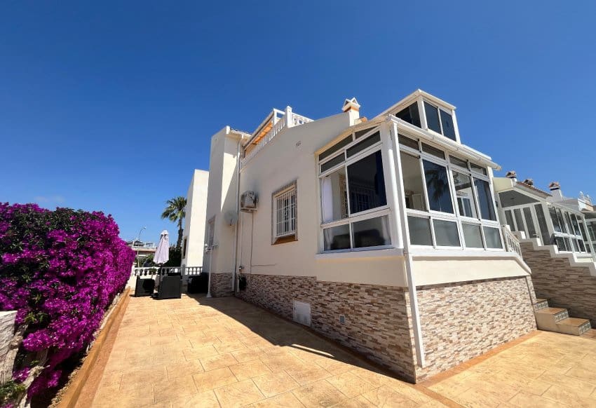 3 soverom Hus til salgs i Playa Flamenca med svømmebasseng garasje - € 259 995 (Ref: 9934878)