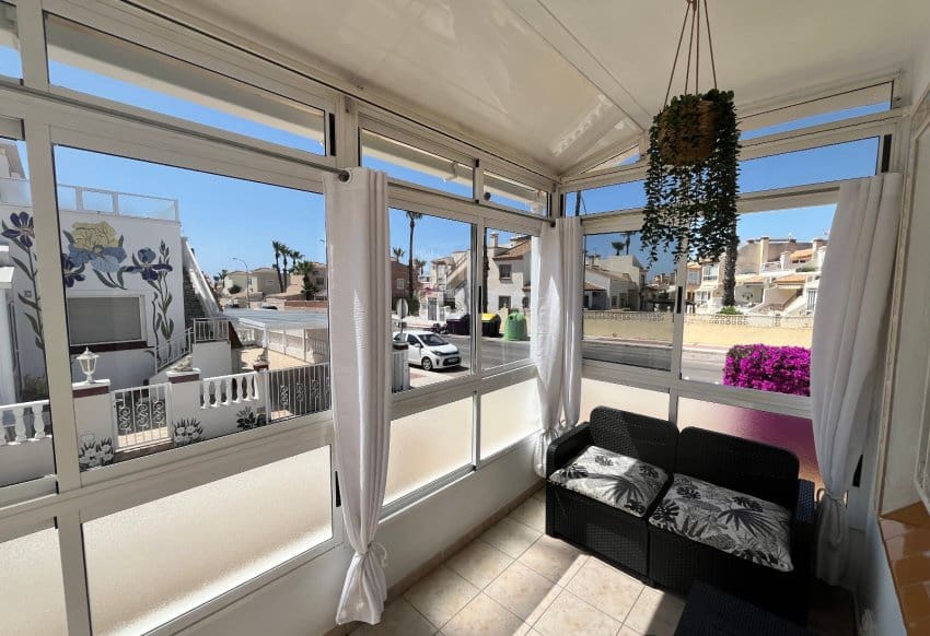 3 soverom Hus til salgs i Playa Flamenca med svømmebasseng garasje - € 259 995 (Ref: 9934878)