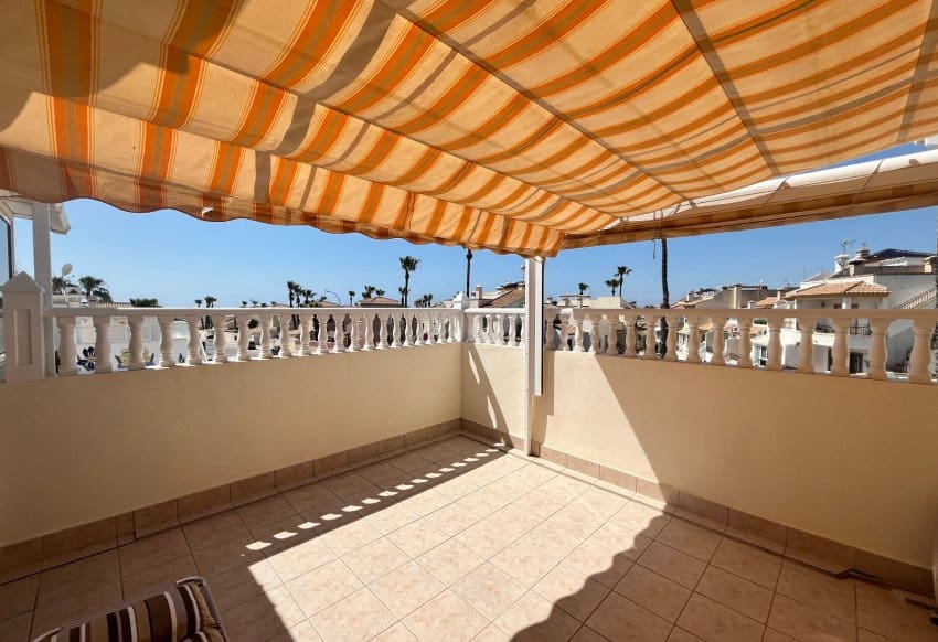 3 soverom Hus til salgs i Playa Flamenca med svømmebasseng garasje - € 259 995 (Ref: 9934878)