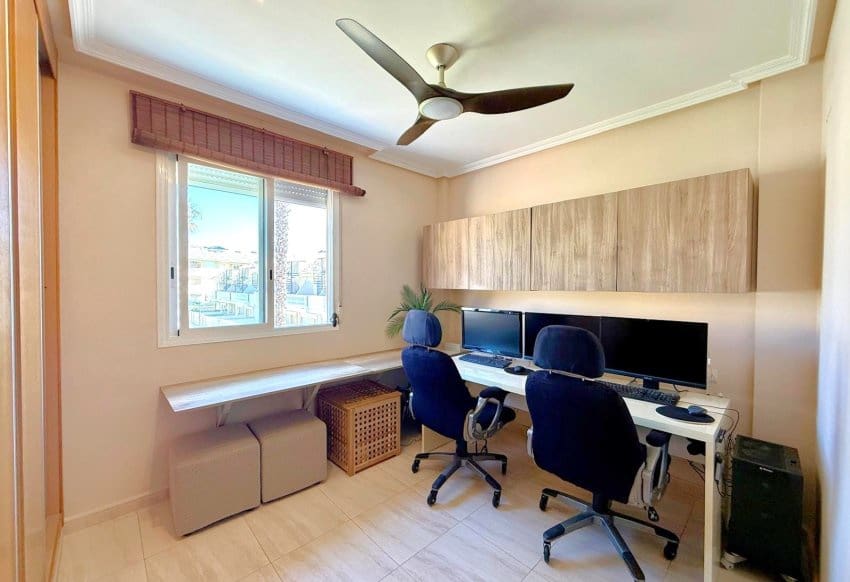 2 chambre Maison de Ville à vendre à Orihuela Costa avec piscine - 209 000 € (Ref: 9941236)