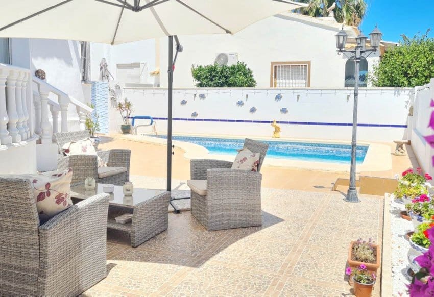 2 soverom Villa til salgs i La Florida med svømmebasseng garasje - € 399 900 (Ref: 9944564)