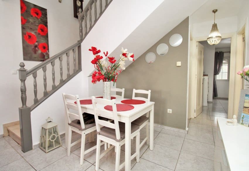 4 soverom Hus til salgs i Villamartin med svømmebasseng garasje - € 295 000 (Ref: 9944565)