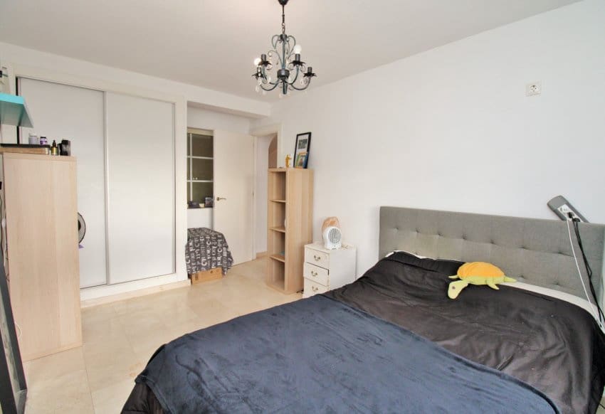 4 soverom Hus til salgs i Villamartin med svømmebasseng garasje - € 295 000 (Ref: 9944565)