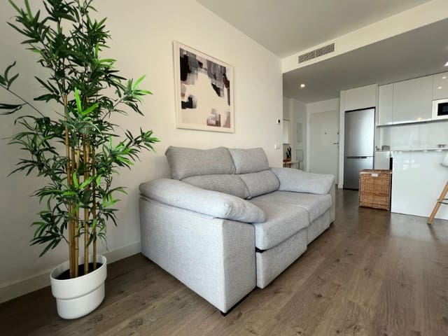 2 bedroom Flat for rent in Torre del Mar, Vélez-Málaga with pool garage - € 1,300 (Ref: 10042678)