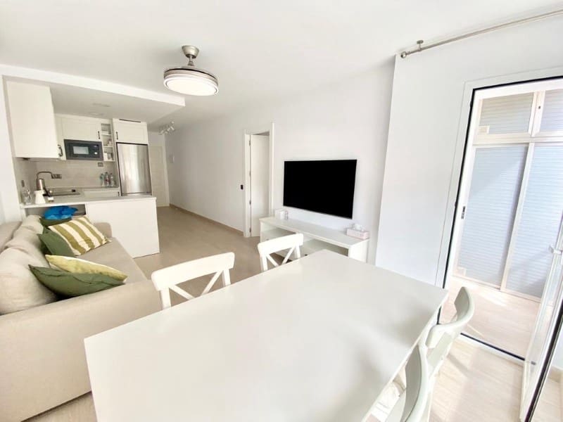 1 slaapkamer Flat te huur in Torre del Mar met zwembad garage - € 750 (Ref: 10042679)
