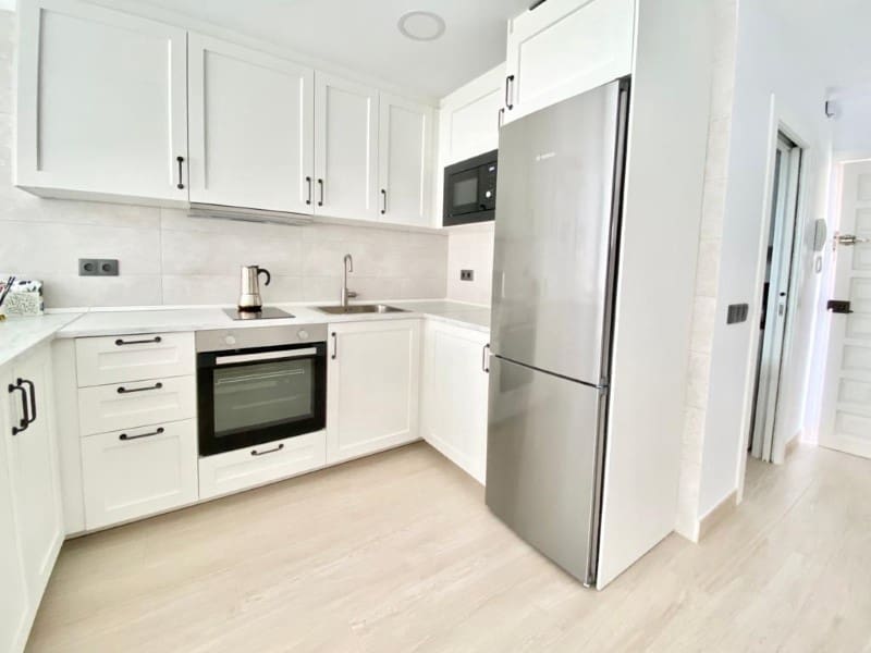 1 slaapkamer Flat te huur in Torre del Mar met zwembad garage - € 750 (Ref: 10042679)