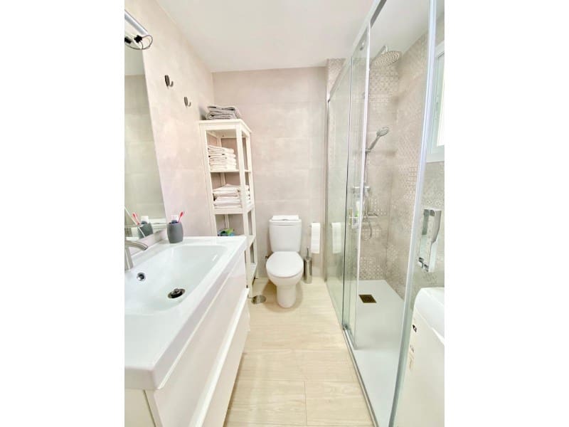 1 slaapkamer Flat te huur in Torre del Mar met zwembad garage - € 750 (Ref: 10042679)